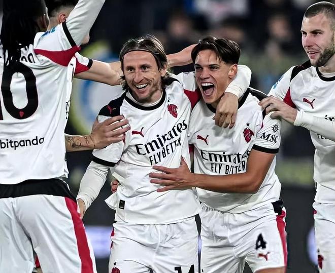 西装暴徒伦纳德受伤缺阵8场！快船总裁曝：没外界想的那么简单（伦纳德因伤连缺8场，快船总裁：情况没外界想得那么简单）