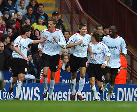 图片报：虽然脚踝疼痛感依然强烈，但基米希想带伤出战阿森纳（图片报：脚踝仍剧痛，基米希仍欲带伤出战阿森纳）