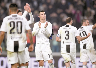 疯狂的足球：米兰门神迈尼昂的盘带合集（AC米兰门神迈尼昂盘带集锦：门将的华丽脚法）